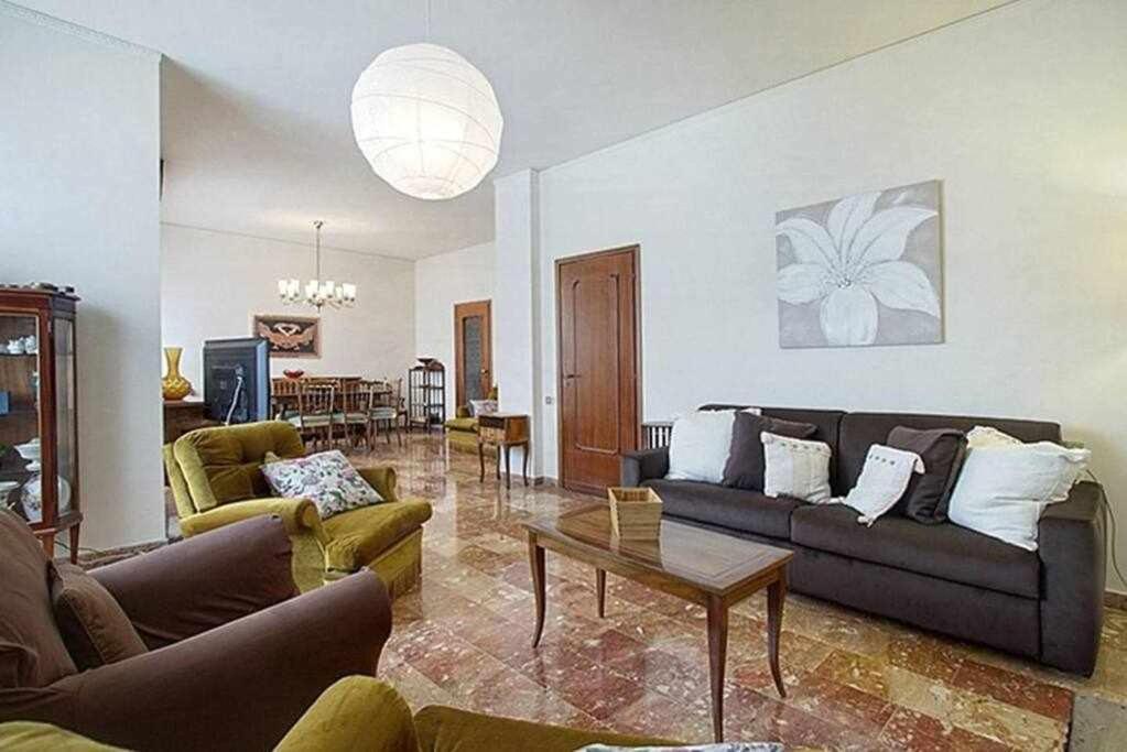Frati Bigi With Two Bedrooms And Parking 佛罗伦萨 外观 照片