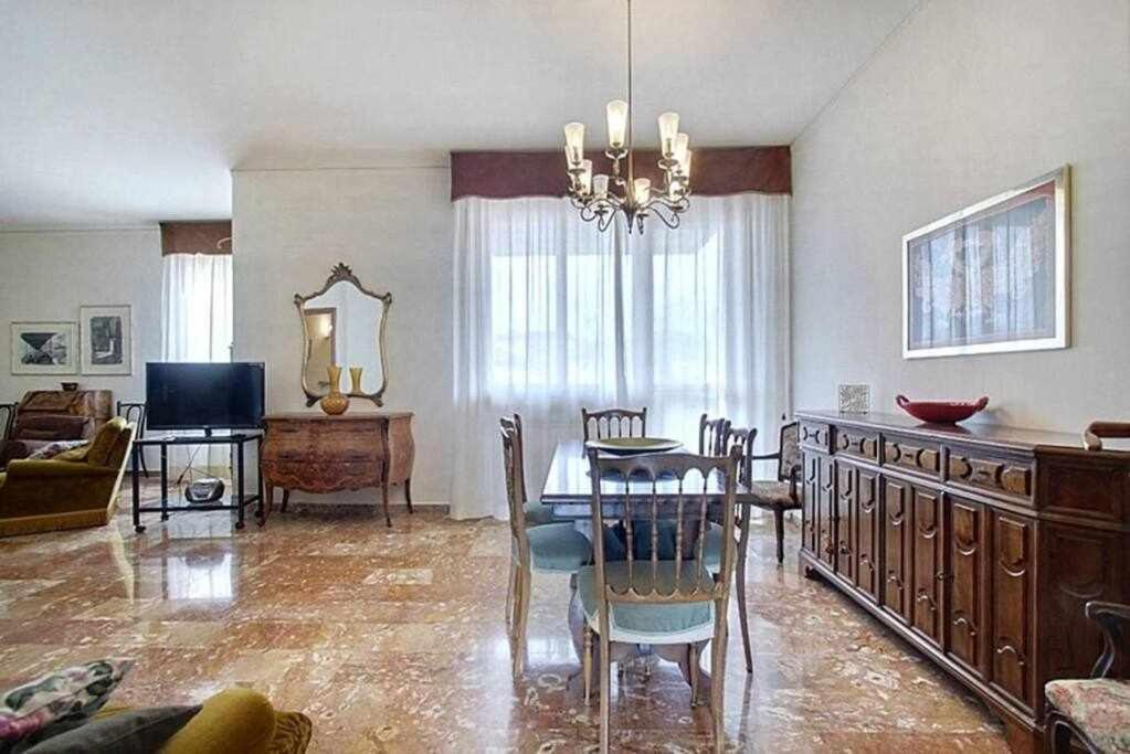 Frati Bigi With Two Bedrooms And Parking 佛罗伦萨 外观 照片