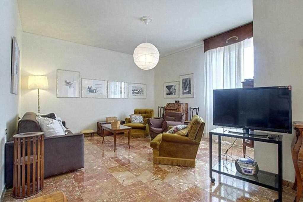 Frati Bigi With Two Bedrooms And Parking 佛罗伦萨 外观 照片