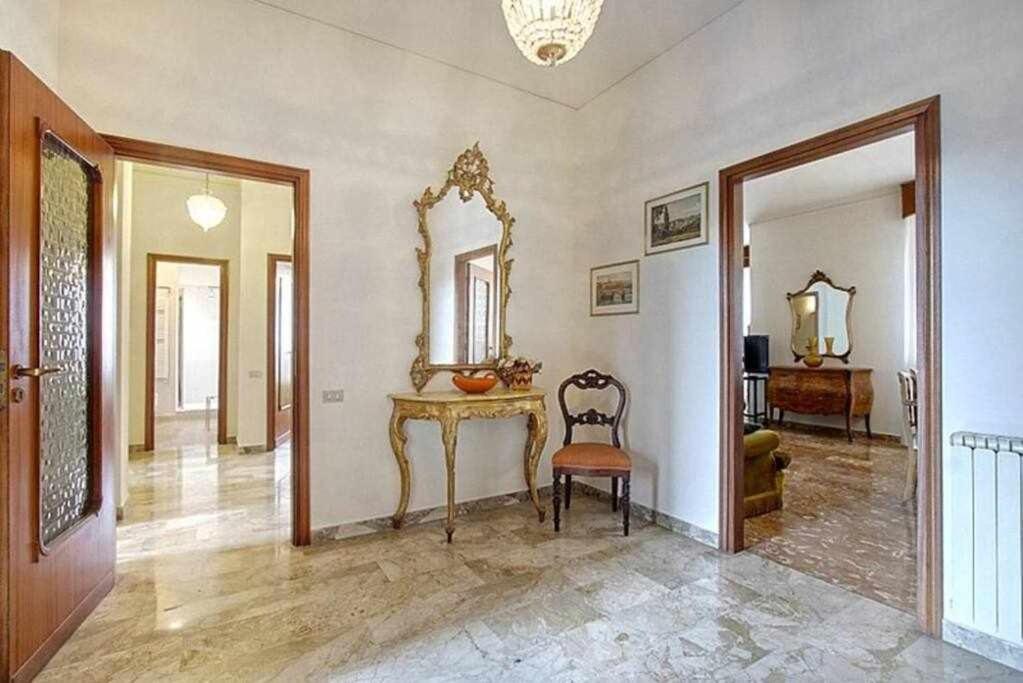 Frati Bigi With Two Bedrooms And Parking 佛罗伦萨 外观 照片