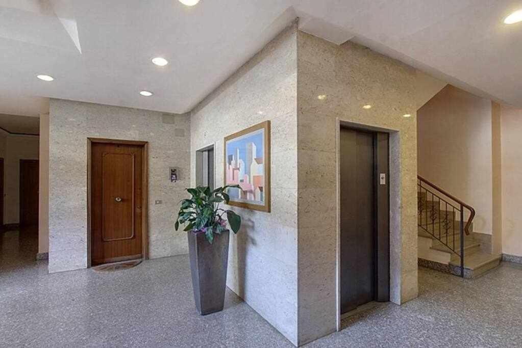Frati Bigi With Two Bedrooms And Parking 佛罗伦萨 外观 照片